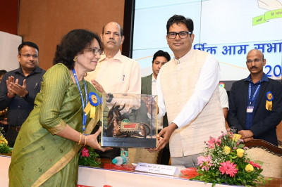 रायपुर : वित्त सेवा के अधिकारी पारदर्शी, जवाबदेह एवं निष्ठापूर्वक कार्याे का निर्वहन करें-वित्त मंत्री श्री ओ.पी.चौधरी