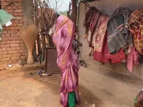 डॉक्टर की अनुपस्थिति में हुए प्रसव के दौरान मां और बच्चे की मौत…पहाड़ी कोरवा समुदाय के परिवार को 11 साल बाद हुई थी संतान…