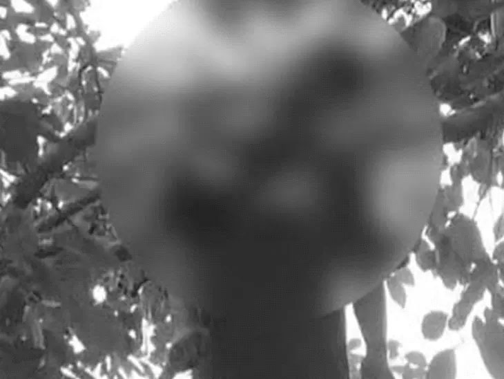 गर्लफ्रेंड और उसके 2 दोस्तों से प्रताड़ित होकर युवक ने फांसी लगाकर की आत्महत्या…इंस्टाग्राम पोस्ट पर लिखा – मेरी मौत की वजह मेरी गर्लफ्रेंड है..रायपुर बुलाकर 15000 पैसे ले लिए और मना करने पर रेप केस में फंसाने की दी धमकी..अपने मां-बाप से माफी भी मांगी..