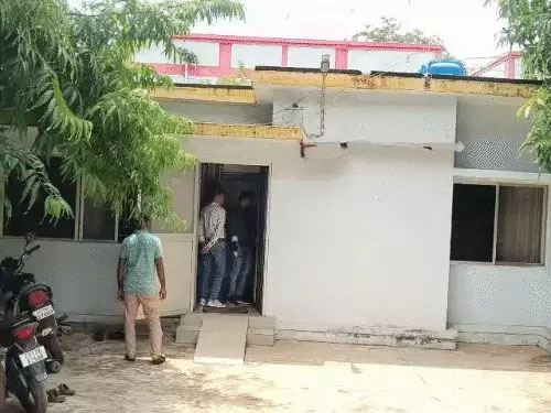 2 लाख रिश्वत लेते EE और 15,000 रुपय लेते JE गिरफ्तार: शिकायत के बाद ACB ने की कार्यवाही…