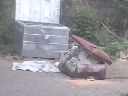 वाटर पार्क के पास सूने इलाके में बड़े पेटी के अंदर सूटकेस में मिली युवक की लाश…जाँच मे जुटी पुलिस…