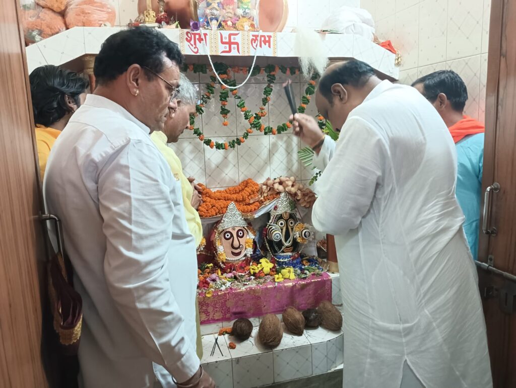 महाप्रभु जगन्नाथ भगवान के रथयात्रा में पूर्व मंत्री जयसिंह अग्रवाल हुए शामिल