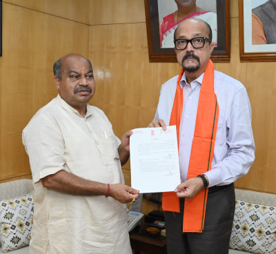 रायपुर : राज्यपाल श्री डेका ने रथ यात्रा महोत्सव के लिए दिए 1 लाख रूपए स्वेच्छानुदान