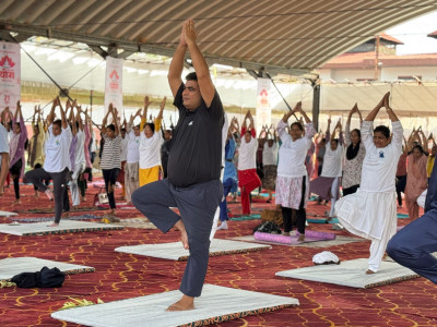 रायपुर : योग के घोष से गूंजा मां दंतेश्वरी का पवित्र प्रांगण