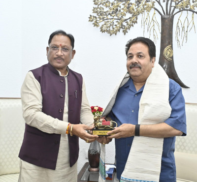रायपुर : मुख्यमंत्री श्री साय से बीसीसीआई उपाध्यक्ष श्री राजीव शुक्ला ने की सौजन्य मुलाकात