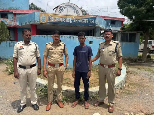 बेटे ने माँ और भाई के सामने की पिता की हत्या: पिता से कहासुनी के बाद आक्रोशित पुत्र ने पहले पिता को तीर धनुष से मारकर घायल किया फिर टंगिया से काट दिया गला..