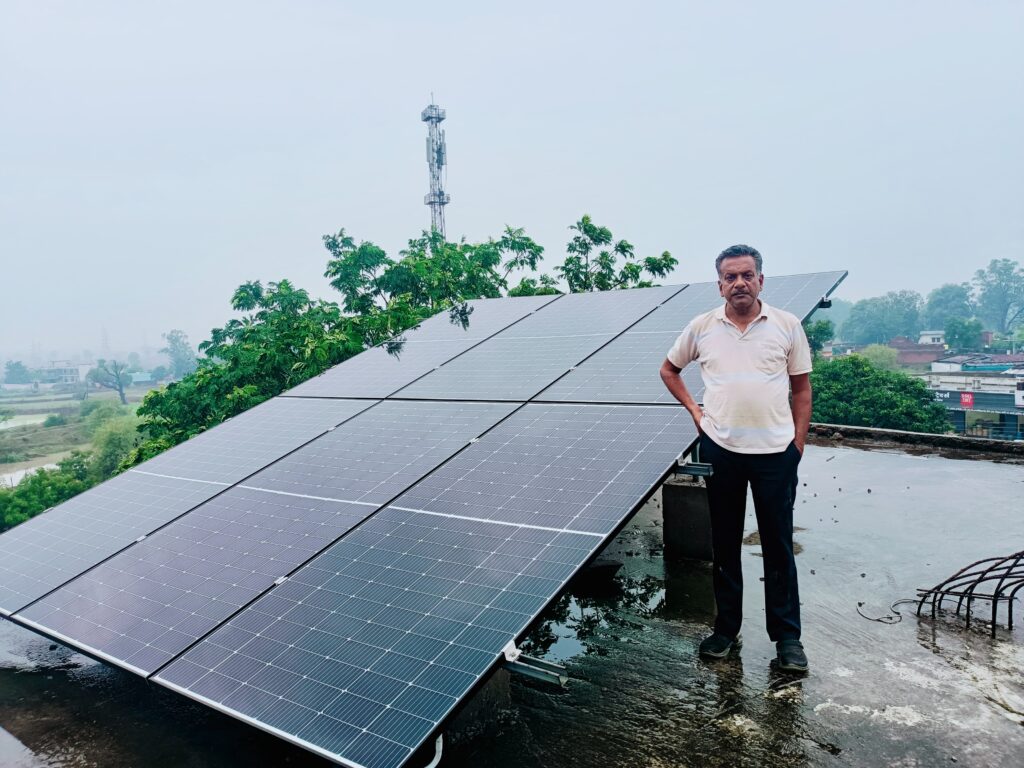 प्रधानमंत्री सूर्यघर योजना” से रोशन हुआ अशोक का जीवन मुफ्त बिजली से राहत, पर्यावरण की भी सुरक्षा’