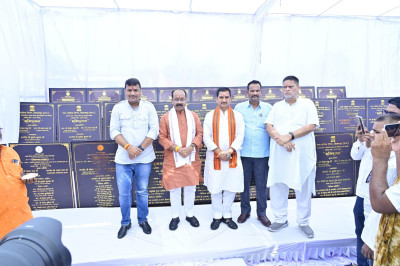 रायपुर : केंद्रीय राज्यमंत्री श्री तोखन साहू और उप मुख्यमंत्री श्री अरुण साव ने 39 करोड़ रुपए से अधिक के कार्यों का किया भूमिपूजन