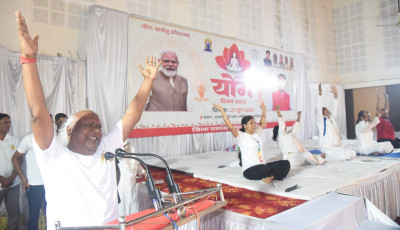 रायपुर : अंतरराष्ट्रीय योग दिवस पर छत्तीसगढ़ में उमड़ा जनसैलाब, हर जिले में हुआ सामूहिक योगाभ्यास