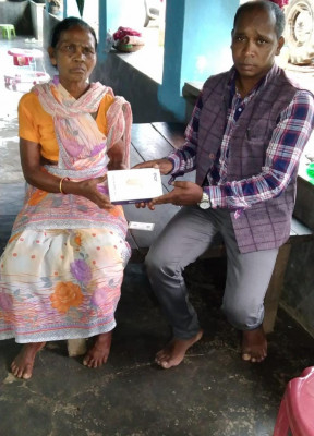 रायपुर : मुख्यमंत्री कैंप कार्यालय की पहल से श्रवण दोष पीड़ित बुंदा लकड़ा को मिला श्रवण यंत्र