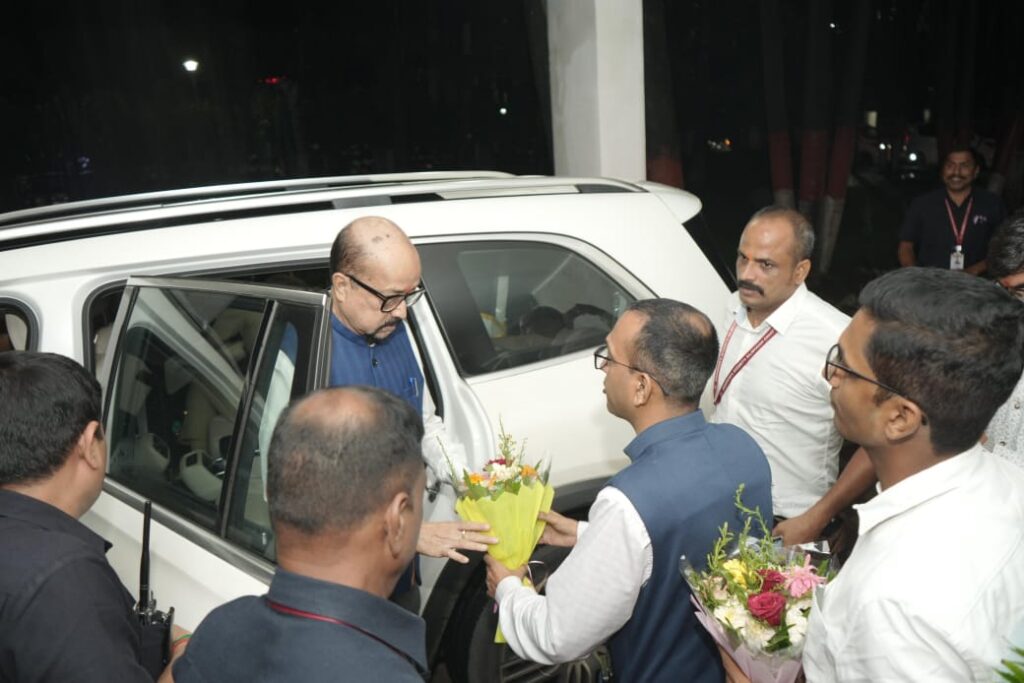महामहिम राज्यपाल श्री रमेन डेका कोरबा पहुँचे…कलेक्टर, डीएफओ सहित अन्य अधिकारियों ने किया आत्मीय स्वागत