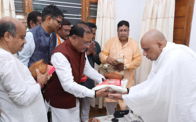 रायपुर : मुख्यमंत्री श्री विष्णु देव साय गुरु पूर्णिमा के अवसर पर रायगढ़ जिले के ग्राम बनोरा स्थित अघोर गुरुपीठ में गुरु दर्शन के लिए पहुंचे