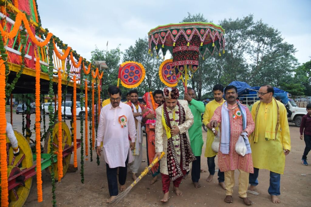 बालकोनगर में आयोजित भगवान जगन्नाथ बहुड़ा यात्रा उत्सव में उमड़े भक्तजन..