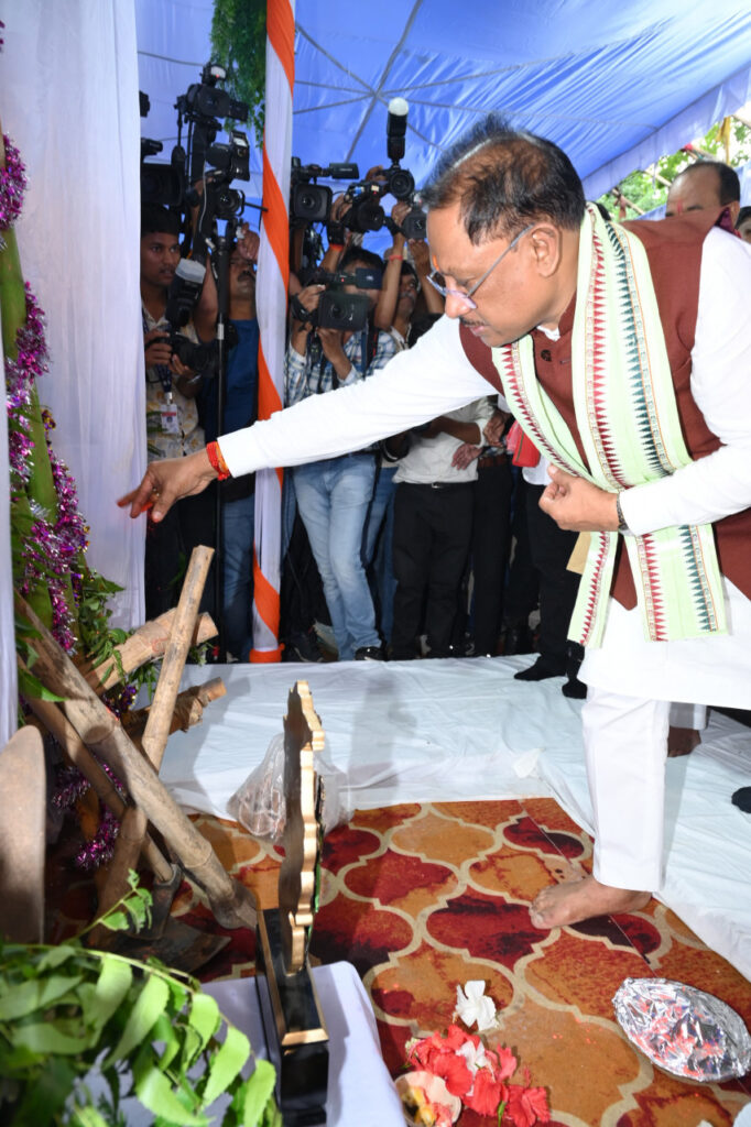 रायपुर : हरेली पर्व हमारी धरती, परिश्रम और परंपरा के प्रति सम्मान का प्रतीक-उपमुख्यमंत्री श्री अरुण साव