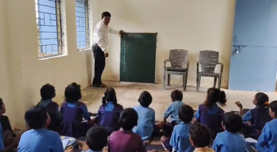 रायपुर : युक्तियुक्तकरण से लौटी स्कूलों की रौनक, स्कूलों में फिर सुनाई दे रहे हिंदी अंग्रेजी के पाठ और गणित के सवालों की गूंज