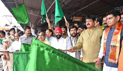 रायपुर : रजत जयंती वर्ष में सांस्कृतिक चेतना को नई उड़ान: ‘श्री रामलला दर्शन योजना’ अंतर्गत रायपुर से विशेष ट्रेन हुई रवाना