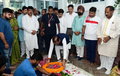 रायपुर : मुख्यमंत्री श्री विष्णु देव साय ने स्वर्गीय श्री निखिल कश्यप को दी श्रद्धांजलि, शोक संतप्त परिजनों से की मुलाकात