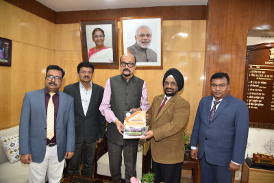 रायपुर : छत्तीसगढ़ लोक आयोग के 23वें वार्षिक प्रतिवेदन का राज्यपाल ने किया विमोचन