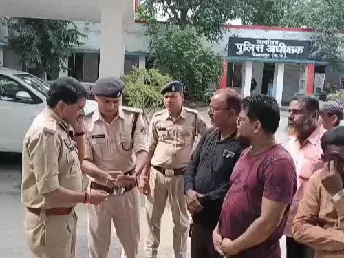 5 महीने की गर्भवती की संदिग्ध मौत:: मौलाना पति पर गर्भवती पत्नी को प्रेस से दागने, पेट पर लात  मारने, टॉयलेट क्लीनर पिलाने के आरोप…जांच में जुटी पुलिस…