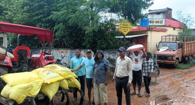 रायपुर : सेवा सहकारी समिति कुसुमकसा में यूरिया तथा एस.एस.पी. उर्वरक का किसानों द्वारा किया जा रहा है लगातार उठाव