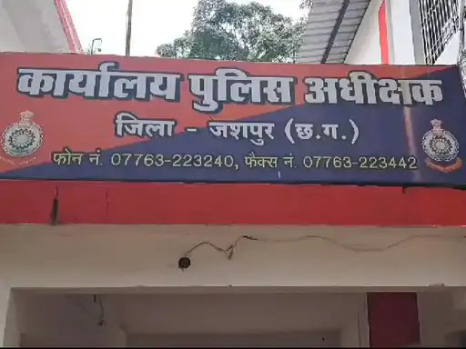 सोशल मीडिया पर लड़कियों को फंसाकर लूटने वाला नाबालिग गिरफ्तार: फेसबुक और इंस्टाग्राम पर फर्जी प्रोफाइल बनाकर लड़कियों से करता था दोस्ती, फिर सुनसान जगह पर ले जाकर लड़कियों से लूट लेता मोबाइल और पैसे..पीड़िताओं की सहेलियों से भी की गई ठगी..