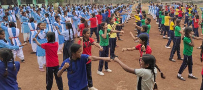 रायपुर : बालिकाओं को आत्मरक्षा और सिलाई का प्रशिक्षण