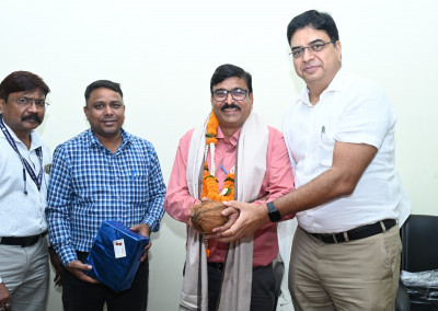 रायपुर : जनसंपर्क विभाग के उपसंचालक श्री आनंद प्रकाश सोलंकी को सेवानिवृत्ति पर दी गई गरिमामय विदाई