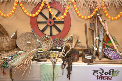 रायपुर : मुख्यमंत्री निवास में हरेली उत्सव: छत्तीसगढ़ी परंपराओं की झलक, पारंपरिक कृषि यंत्रों के साथ बिखरी सांस्कृतिक छटा