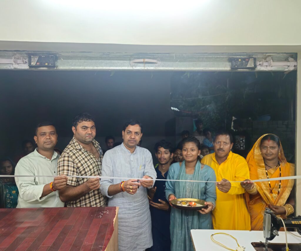 वार्ड पार्षद एवं भाजयुमो जिला महामंत्री नरेंद्र देवांगन ने “राज टेलर्स” का किया विधिवत उद्घाटन, सत्यनारायण कथा में हुए सम्मिलित….