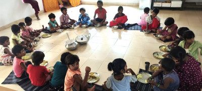 रायपुर : आंगनबाड़ी केंद्रों की बदली तस्वीर : खेलते-खिलखिलाते नन्हे कदमों से संवर रहा भविष्य