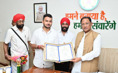 रायपुर : मुख्यमंत्री श्री विष्णु देव साय से राष्ट्रपति सम्मान से सम्मानित देवाशीष और मनतृप्त कौर ने की सौजन्य मुलाकात