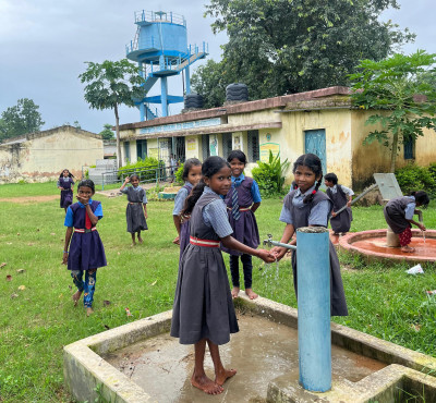 रायपुर : ग्राम सिरियाखोह के शालाओं और आँगनबाड़ी केन्द्र में एफएचटीसी कनेक्शन से शुरू हुई स्वच्छ जल की आपूर्ति