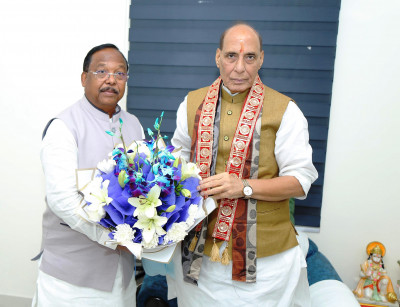 रायपुर : मंत्री श्री रामविचार नेताम ने केन्द्रीय रक्षा मंत्री श्री राजनाथ सिंह से दिल्ली में की मुलाकात