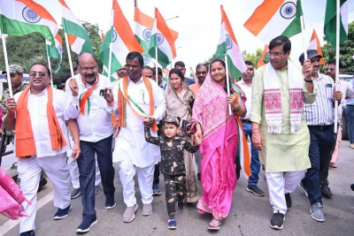 रायपुर : तिरंगा रैली में शामिल हुईं महिला एवं बाल विकास मंत्री श्रीमती लक्ष्मी राजवाड़े