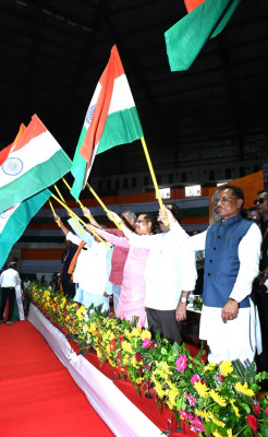 रायपुर : स्वच्छता में छत्तीसगढ़ को राष्ट्रीय स्तर पर प्रतिष्ठित करने में स्वच्छता दीदियों का अमूल्य योगदान : मुख्यमंत्री श्री विष्णुदेव साय