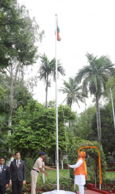 रायपुर : मुख्यमंत्री श्री विष्णु देव साय ने स्वतंत्रता दिवस के अवसर पर मुख्यमंत्री निवास में किया ध्वजारोहण