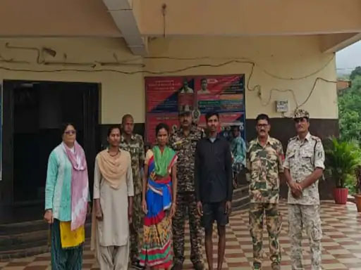 पड़ोसी पति-पत्नी ने सोते समय गमछे से गला दबाकर महिला को मारने का किया प्रयास…प्राइवेट-पार्ट पर कोलगेट से किया हमला…पेस्ट डाला….