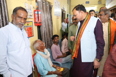 रायपुर : स्वास्थ्य मंत्री श्री श्याम बिहारी जायसवाल ने उपस्वास्थ्य केंद्र पुरूर का किया निरीक्षण