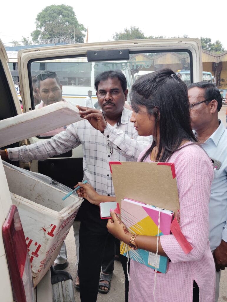 मछली पालन विभाग द्वारा प्रतिबंधित अवधि में अवैध रूप से परिवहन की जा रही मछली की गई जब्त
