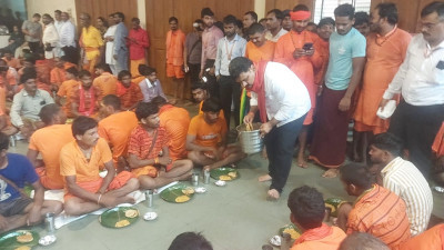 रायपुर : अमरकंटक में 50 हजार से अधिक श्रद्धालुओं कांवड़ियों ने मृत्युंजय आश्रम में ग्रहण की प्रसादी