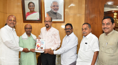 रायपुर : राज्यपाल श्री डेका से सहकार भारती संस्था छत्तीसगढ़ के महासचिव ने की सौजन्य भेंट