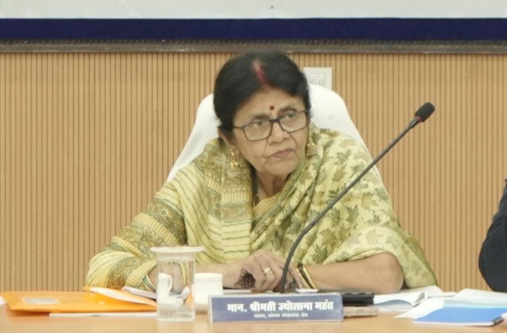 सड़क दुर्घटनाओं की रोकथाम एवं यातायात व्यवस्था को सुगम बनाने के दिए निर्देश, सांसद श्रीमती महंत ने ली जिला स्तरीय सड़क सुरक्षा समिति की बैठक