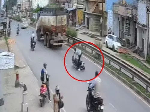 तेज रफ्तार बाइक की टक्कर से मंडी निरीक्षक टैंकर के टायर के नीचे आया…ऑन द स्पॉट हुई डेथ….