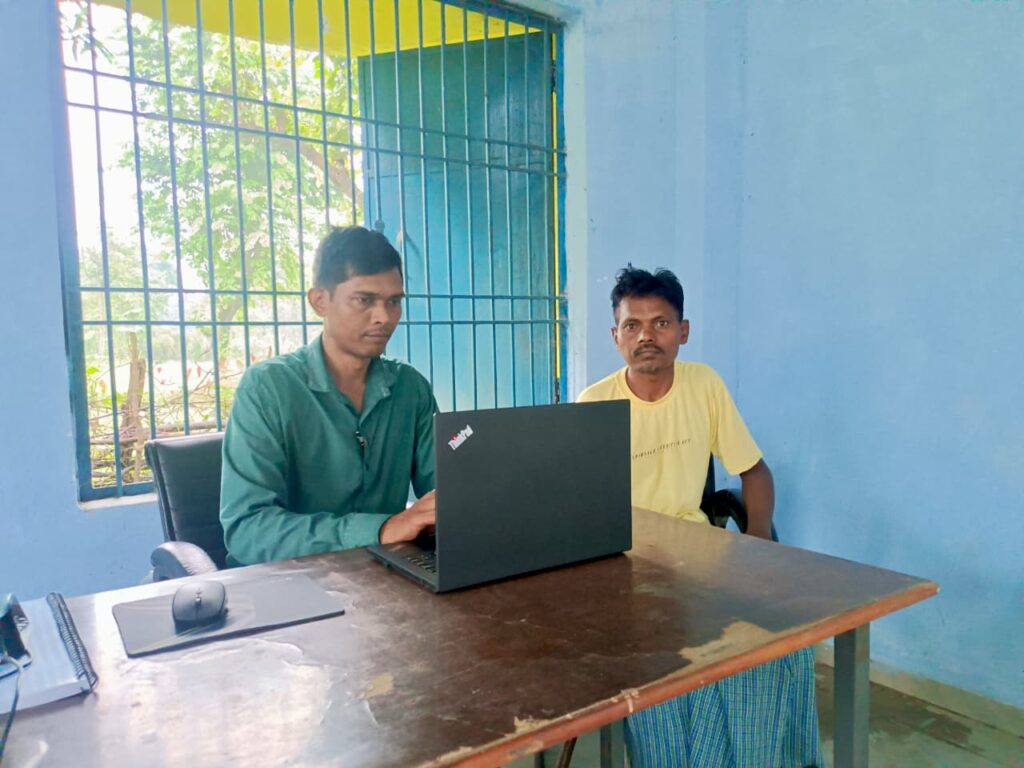 तकनीक से सशक्त गाँवः अटल डिजिटल सुविधा केन्द्र बना ग्रामीण विकास का नया आधार, विश्वास का सहारा-गांव में ही समय, धन और श्रम तीनों की बचत