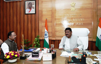 रायपुर : मंत्री श्री रामविचार नेताम ने केन्द्रीय जनजातीय कार्य मंत्री श्री जोएल ओरांव से दिल्ली में की सौजन्य मुलाकात