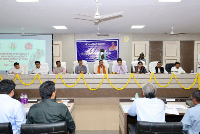 रायपुर : स्वास्थ्य मंत्री श्री श्याम बिहारी जायसवाल ने दंतेवाड़ा में की संभाग स्तरीय समीक्षा बैठक