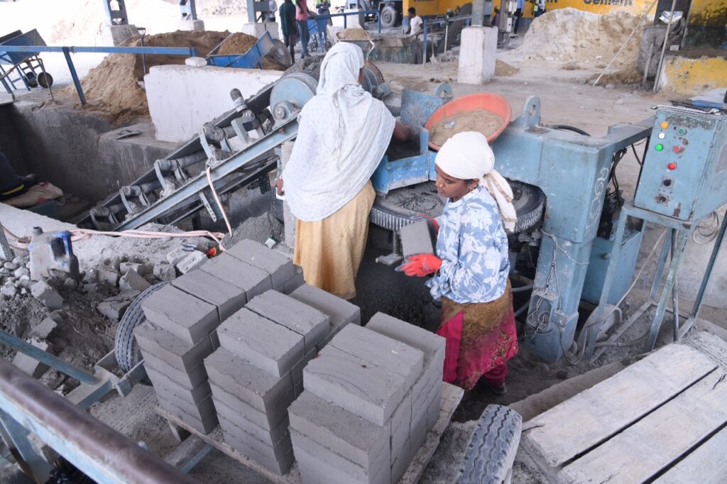 बालको की सर्कुलर इकोनॉमी से निर्माण को नई राह, फ्लाई ऐश से फ्लैट तक