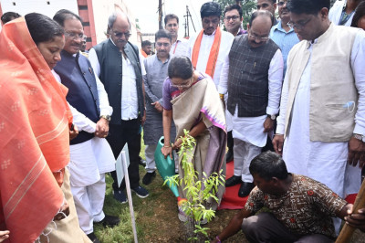रायपुर : प्रधानमंत्री श्री मोदी के जन्म दिवस पर स्वस्थ्य नारी-सशक्त परिवार योजना का देशव्यापी शुभारंभ