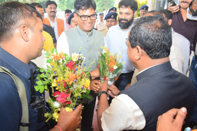 रायपुर : वित्त एवं जिले का प्रभारी मंत्री श्री ओ.पी. चौधरी के जशपुर आगमन पर जनप्रतिनिधियों और अधिकारियों ने किया आत्मीय स्वागत