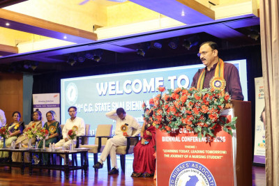 रायपुर : अपने जान की परवाह किए बिना काम करती हैं नर्सेस: स्वास्थ्य मंत्री श्री श्याम बिहारी जायसवाल